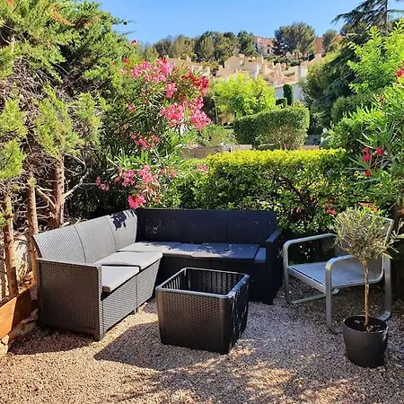 Apartment Appart La Madrague Avec Jardin A 2 Pas De La Saint-Cyr-sur-Mer